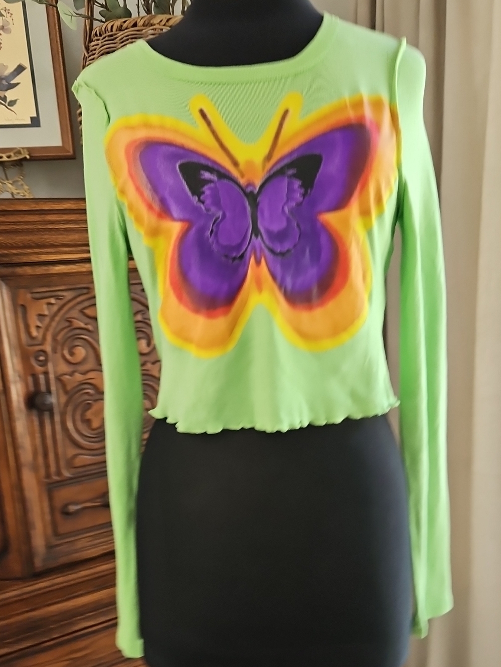 Urban Outfitters Women's Lime Green Long-Sleeve Crop Top. Size L